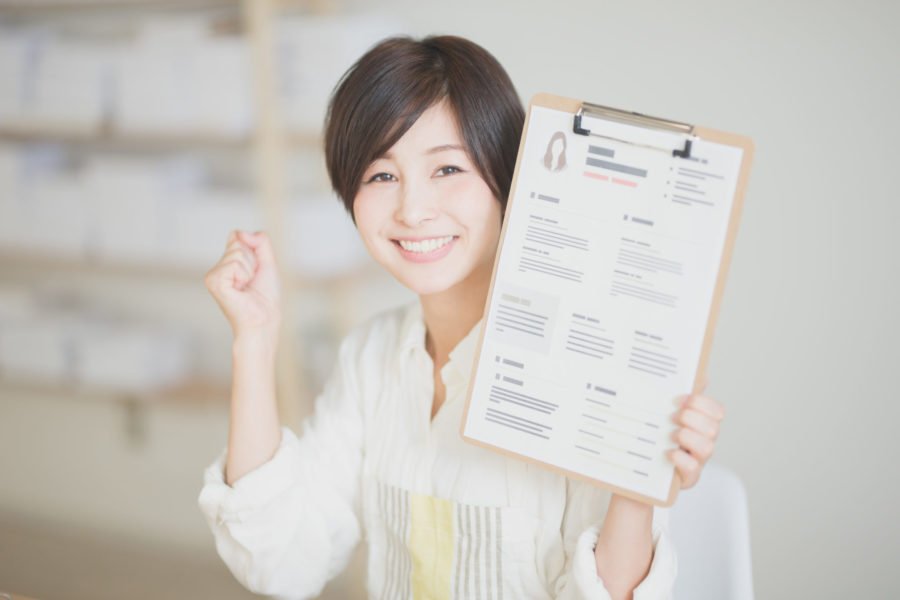Woman with resume_Dietitians On Demand