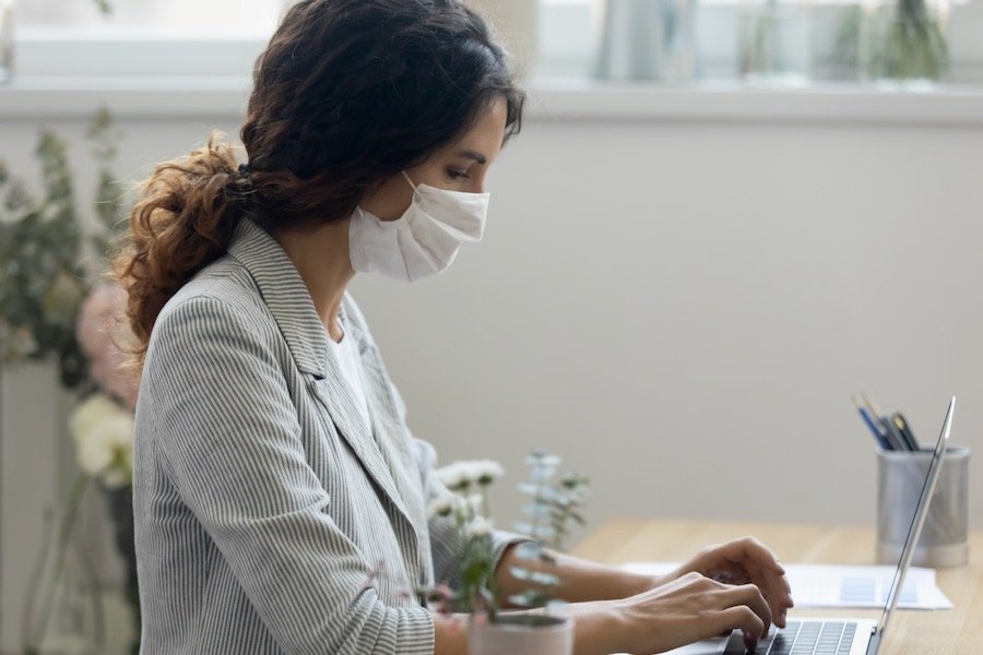 Dietitian wearing mask_Dietitians On Demand