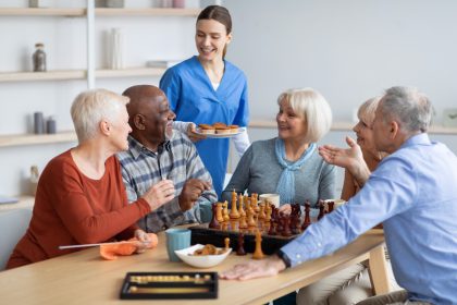 Dietitian bringing snacks to long-term care residents to improve residents' experience