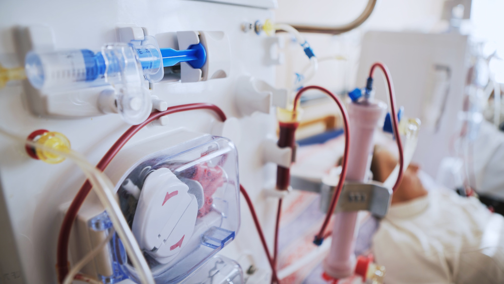 machine to recycle blood into a patient